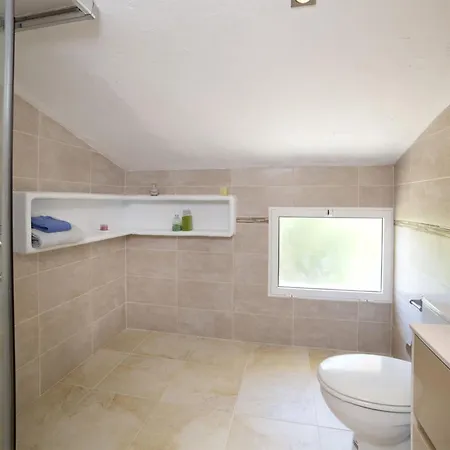 Noemi By Interhome Vila